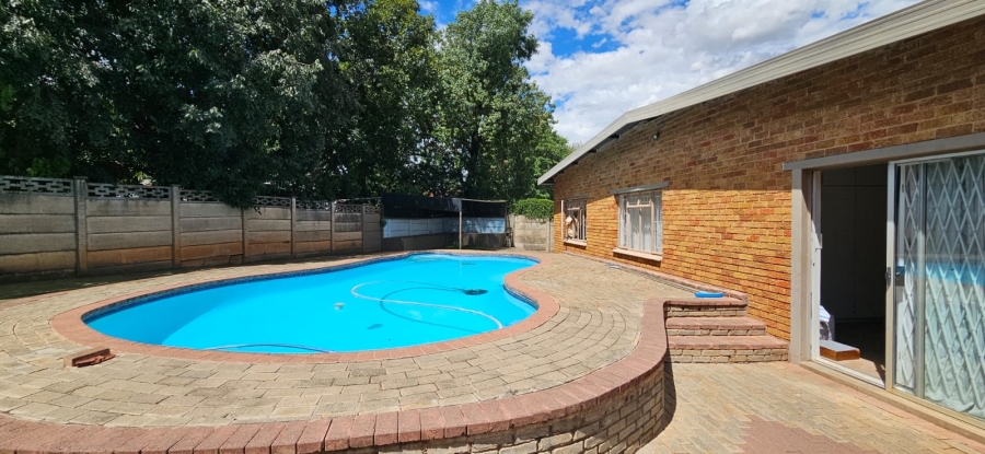 4 Bedroom Property for Sale in Uitsig Free State